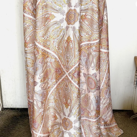 F21 | Silky Maxi - Picture 8 of 14